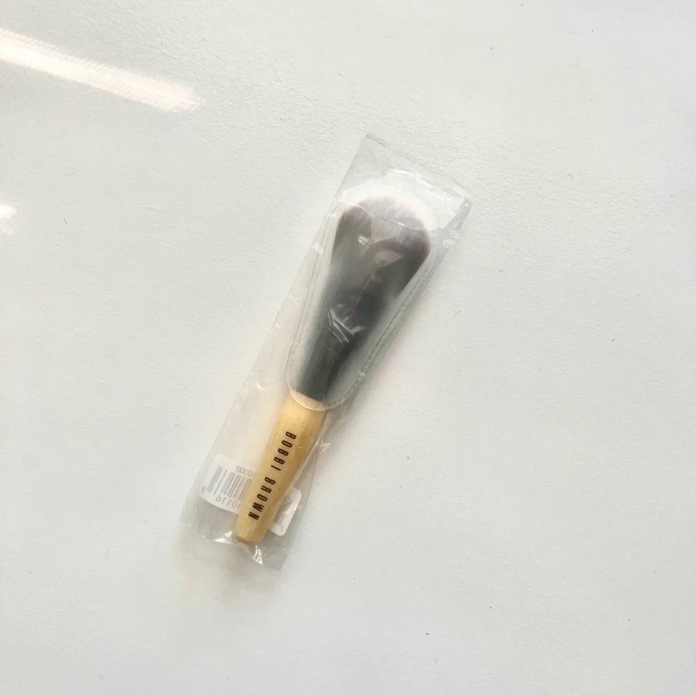🆕 Bobbi Brown mini foundation Brush